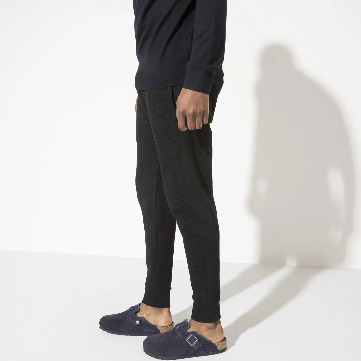 Shop Birkenstock Boston En Fourrure D'Agneau Midnight